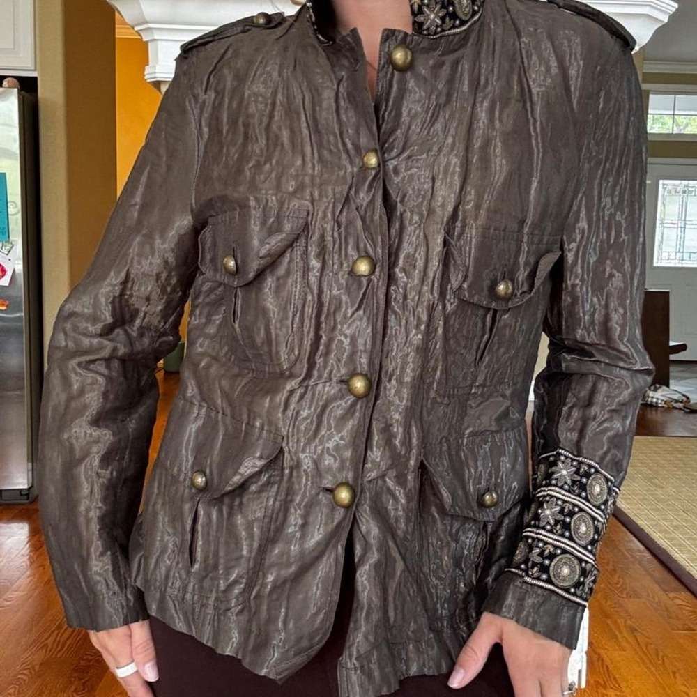 D. Exterior luxury metallic textured jacket embroidered collar and cuff military